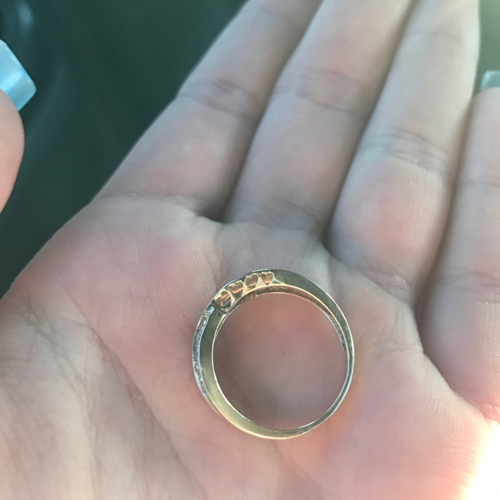Ring - Picture 3 of 4