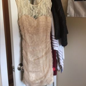 Body-Con style lace dress