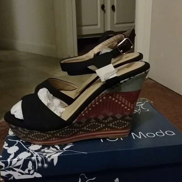 Shoes - Picture 2 of 2