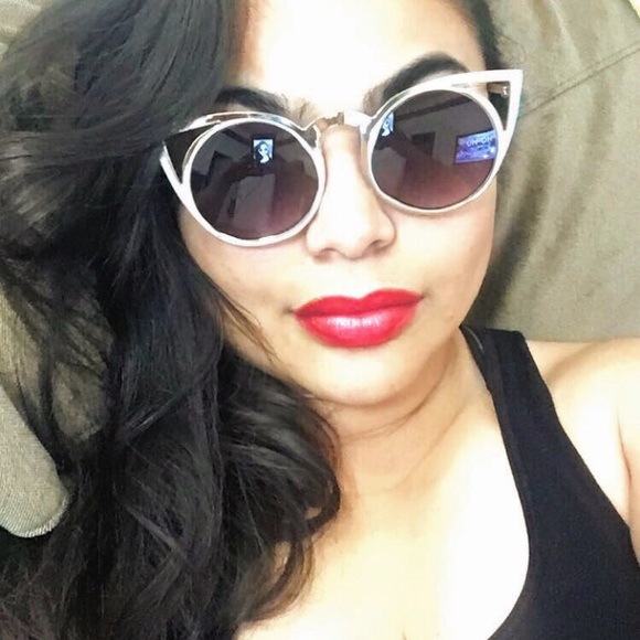 "Star Jumper" Silver cat eye cut out invader dupes - Picture 2 of 3