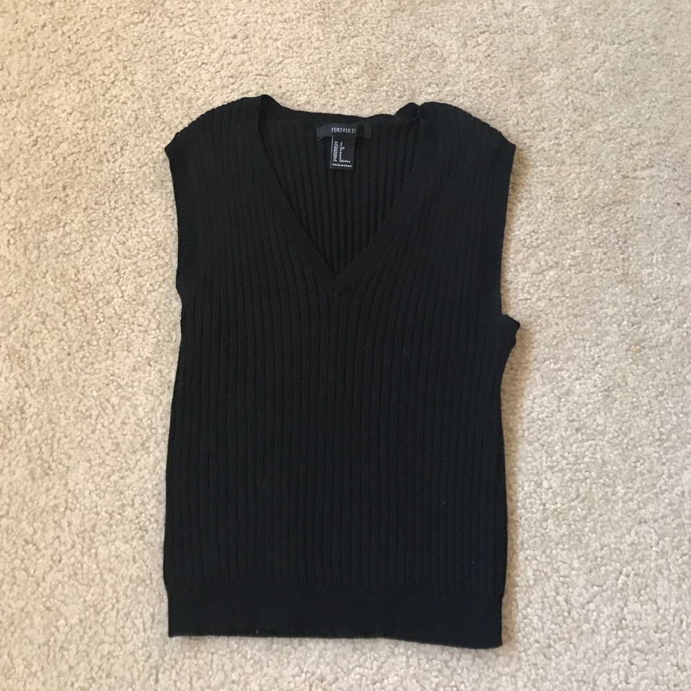 Black ribbed crop tank