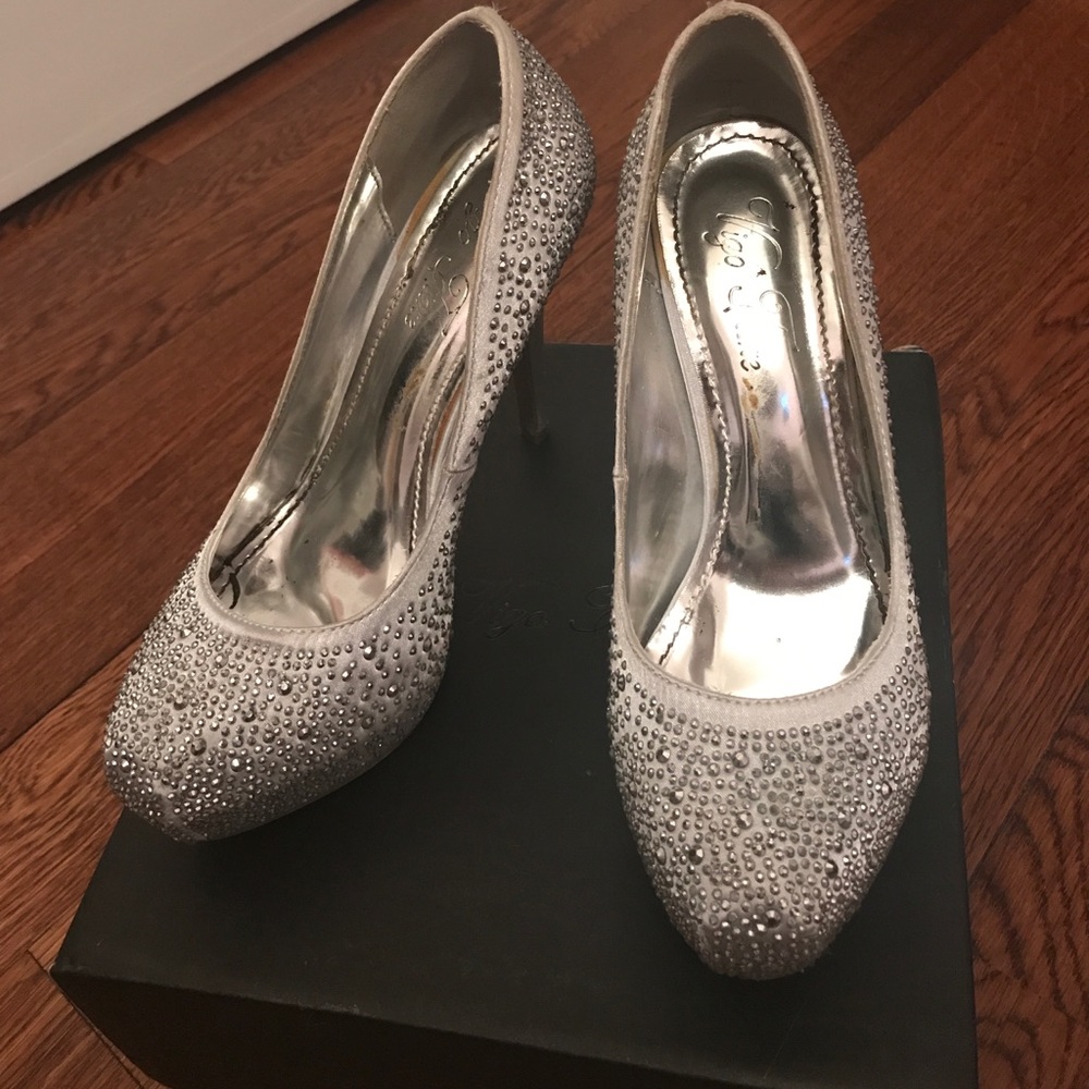 Vigo Fiore Rhinestone Heels