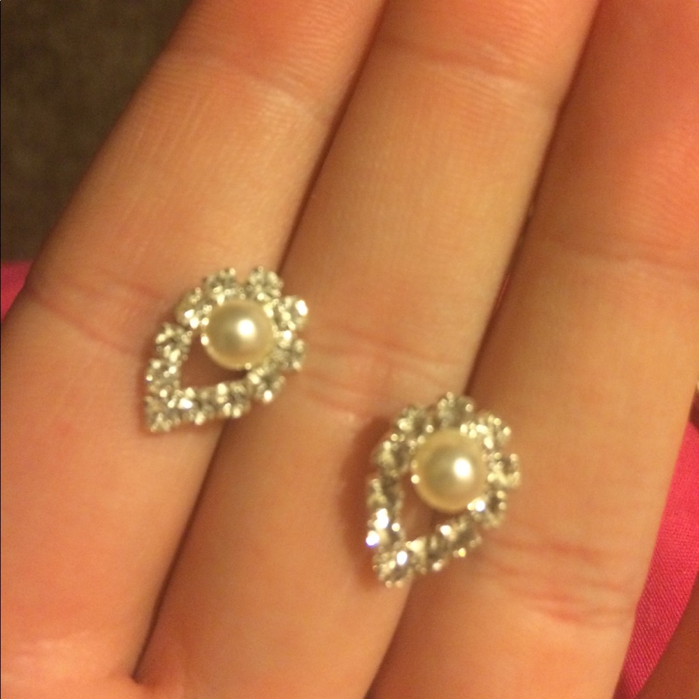 Cubic zirconia and pearl earrings