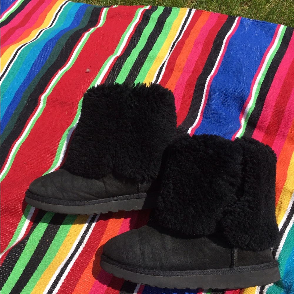 Ugg Size 7 Bailey Triplet boot, gently used.