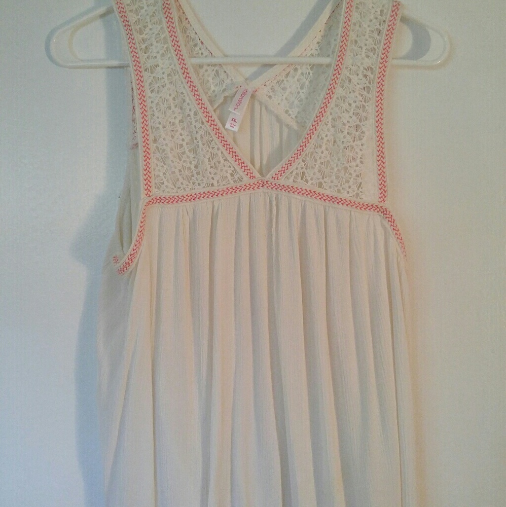 Cream colored tank top NWOT