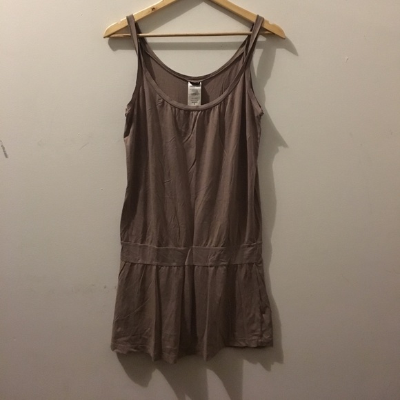 Long brown tops Overstock uses cookies to ensure you get the best experience on our site. If you continue on our site, you consent to the use of such cookies. Learn more. OK Tops Simply Ravishing Women's Assymetrical Front/Back Handkerchief Hem Long Sleeve Tunic Top. Reviews.