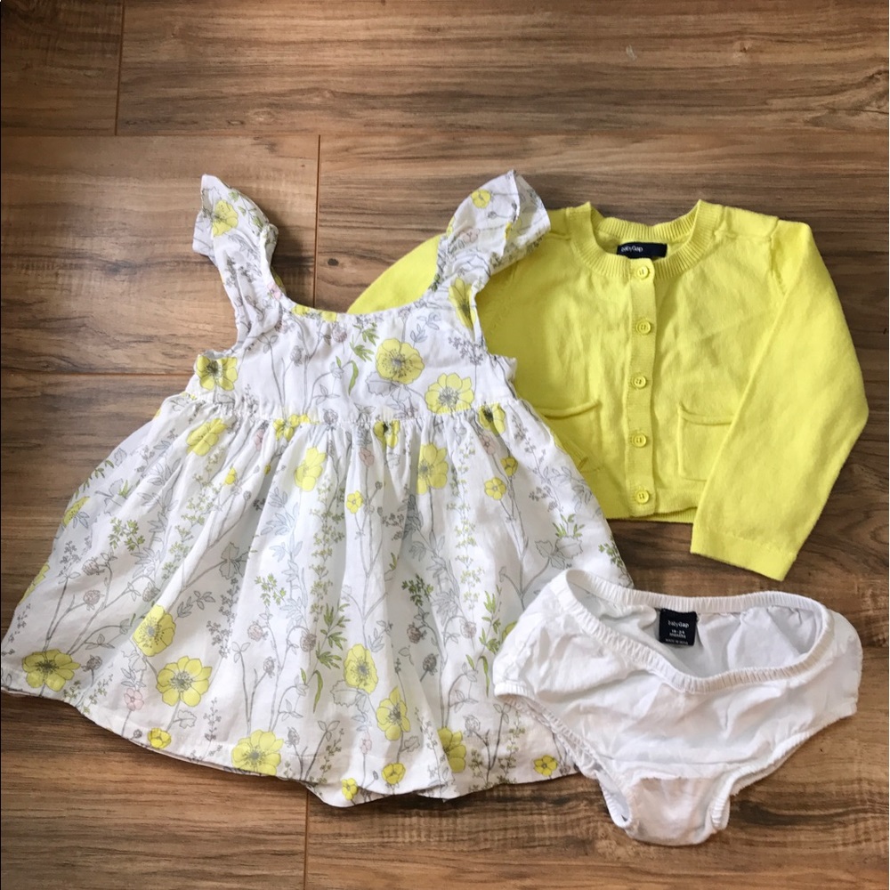 GAP floral flutter dress with matching cardigan 💗