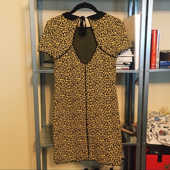 Yellow and black Peter Pan collar dress - Picture 2 of 4