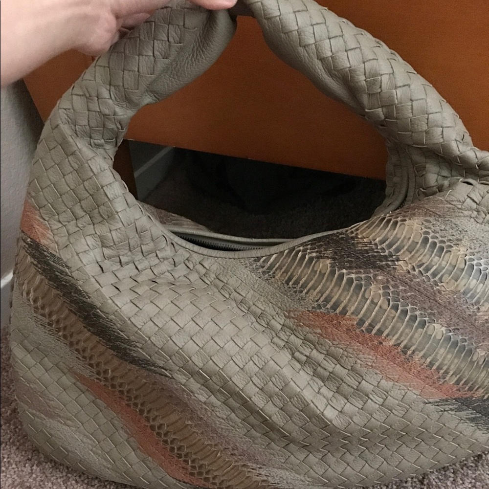 Bottega veneta hobo bag with snakeskin