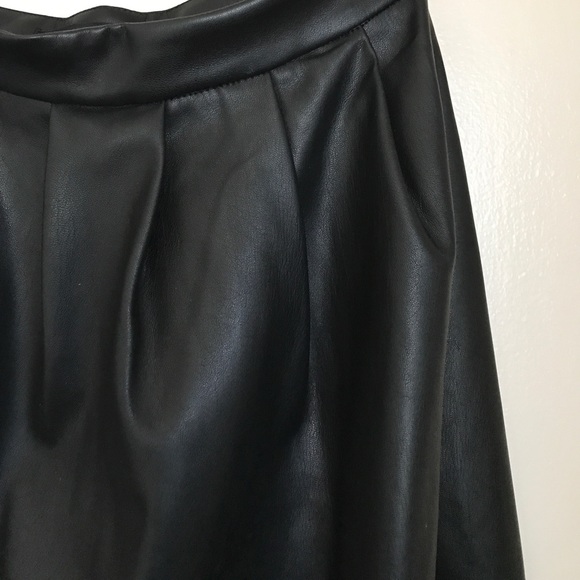 F21 Black Faux Leather A-Line Skirt - Picture 2 of 5