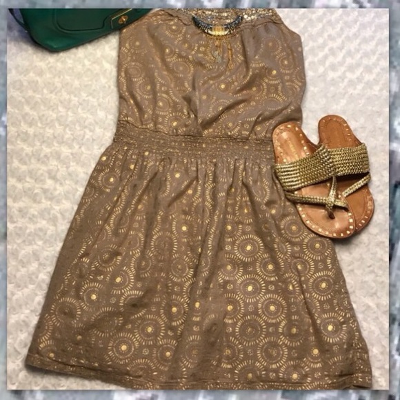 Old Navy Dresses & Skirts - GOLD BURST SUN SUMMER DRESS