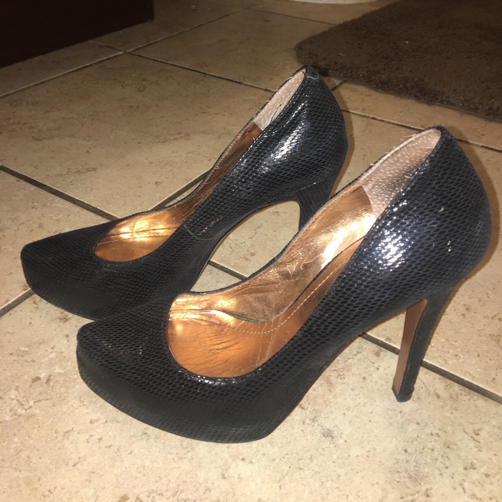 Black snake skin bcbg