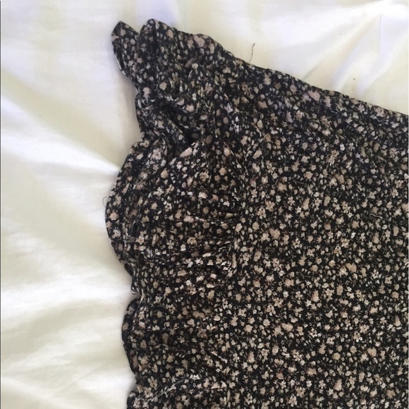 OG Label Brandy Melville Floral Ruffle Tank - Picture 3 of 3