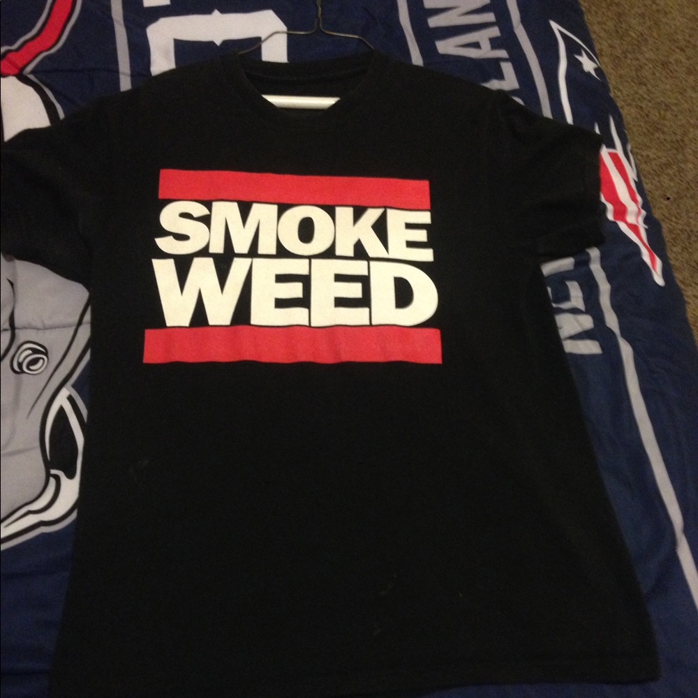 Medium Smoke Weed Tee