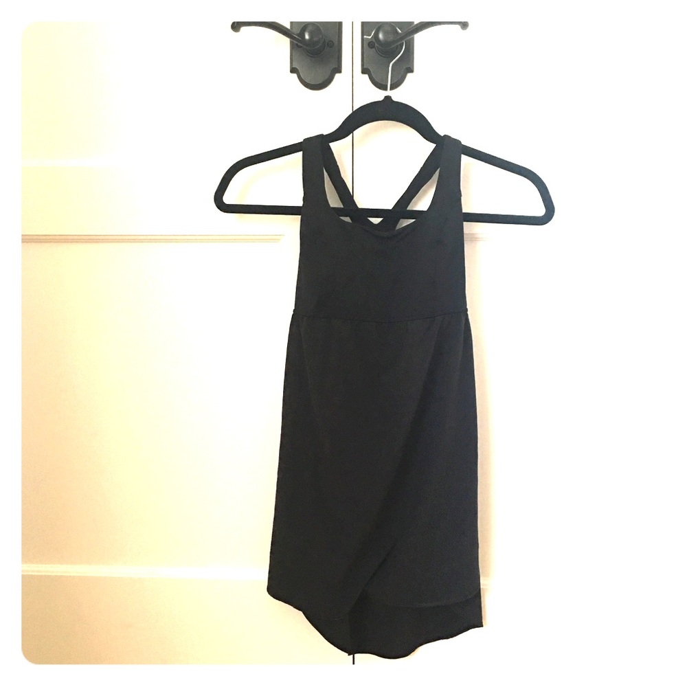 Lululemon black tank with built in shelf bra