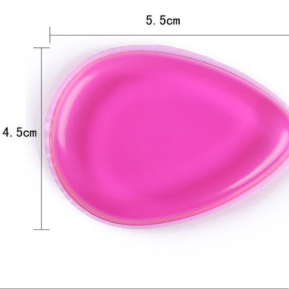 Hot pink silicone sponge - Picture 2 of 2