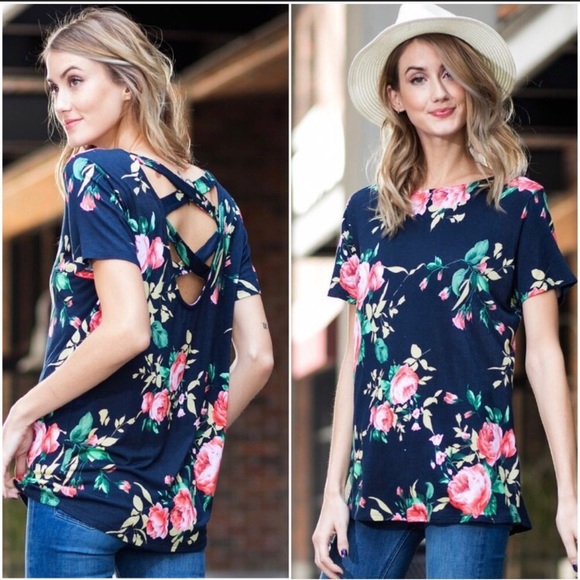 🌸 SALE- Floral open criss cross back top LAST ONE - Picture 2 of 3