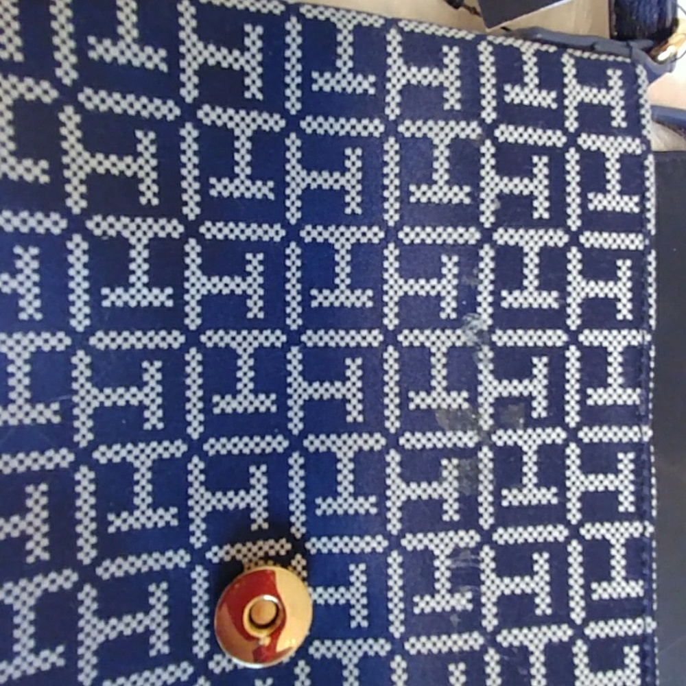 Tommy Hilfiger crossbody bag - Picture 6 of 6