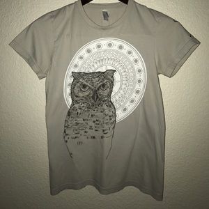 American Apparel light grey tee with owl 🦉