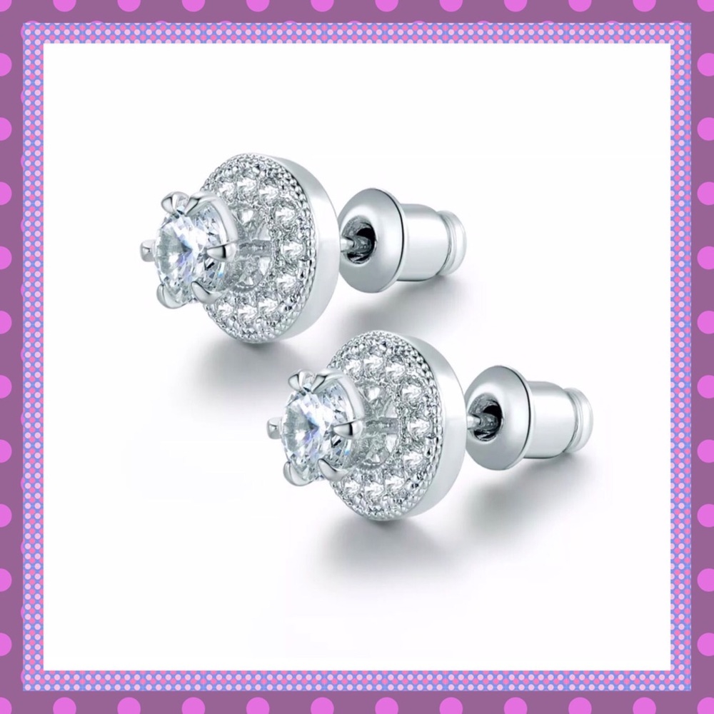 🌝White Gold and White Sapphires Stud Earrings🌝