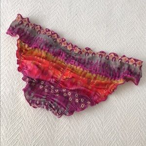 Luli Fama scrunch bottom, small.