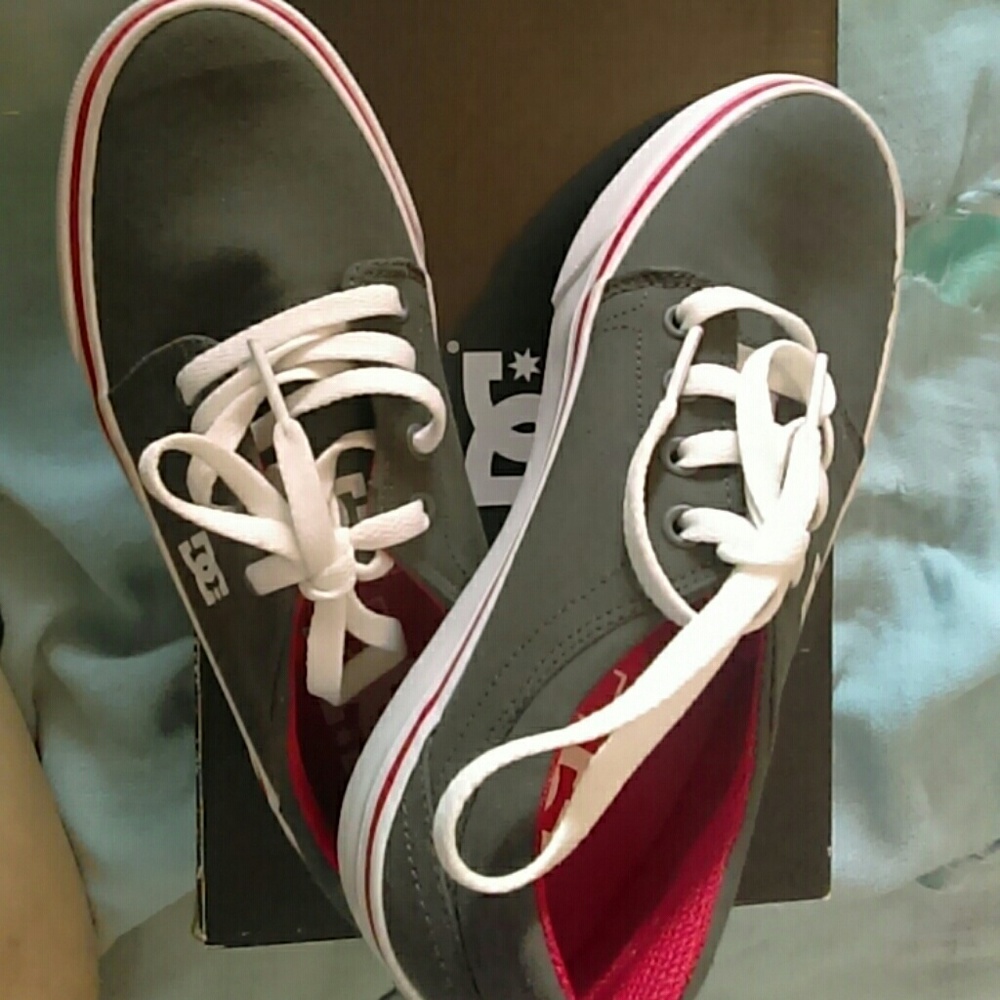 DC youth boy skater shoes