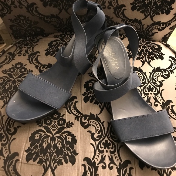 Blue Ralph Lauren wedge scandals. - Picture 2 of 4
