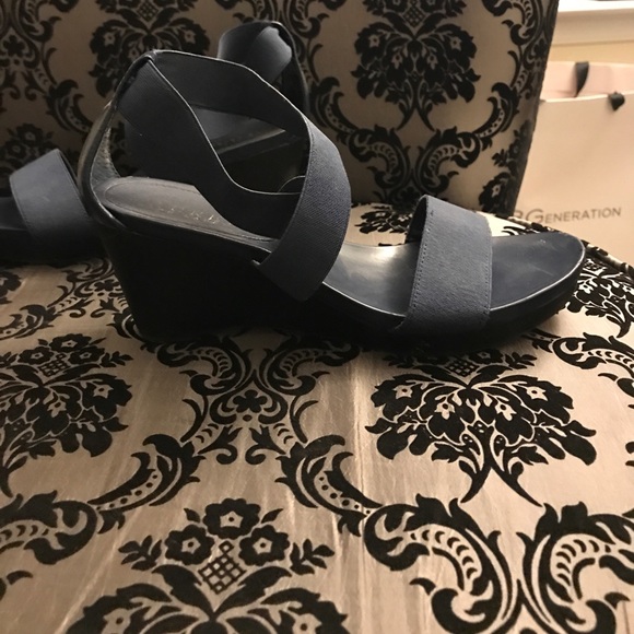 Blue Ralph Lauren wedge scandals. - Picture 3 of 4