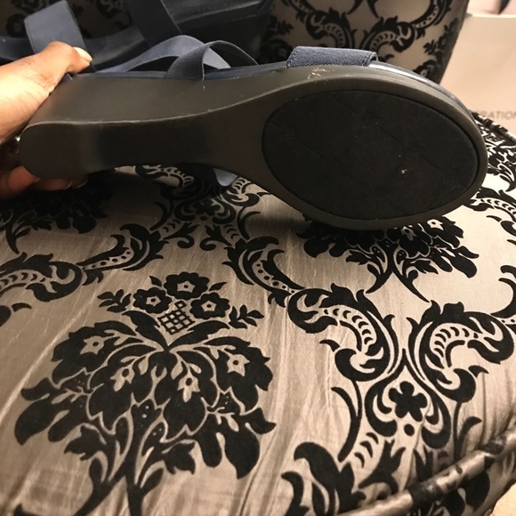 Blue Ralph Lauren wedge scandals. - Picture 4 of 4