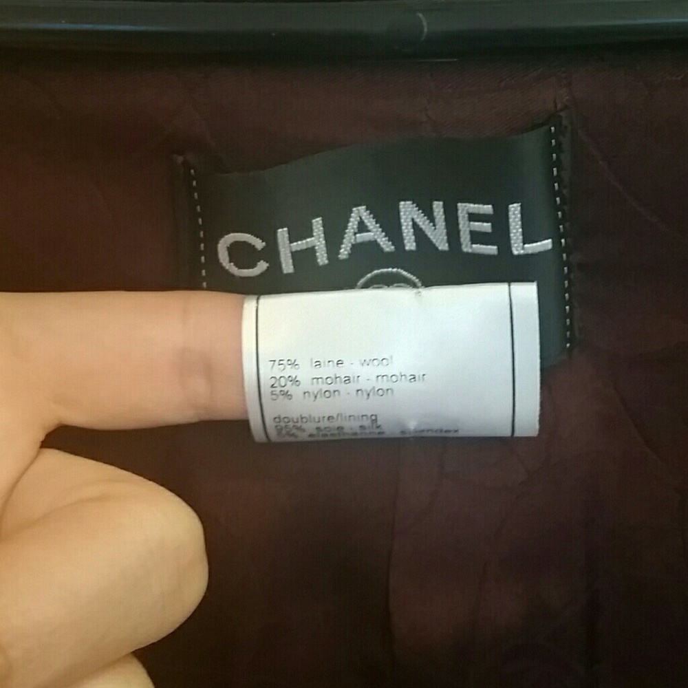 SOLD 🌟🌟HP🌟🌟Chanel Jacket - Picture 5 of 6