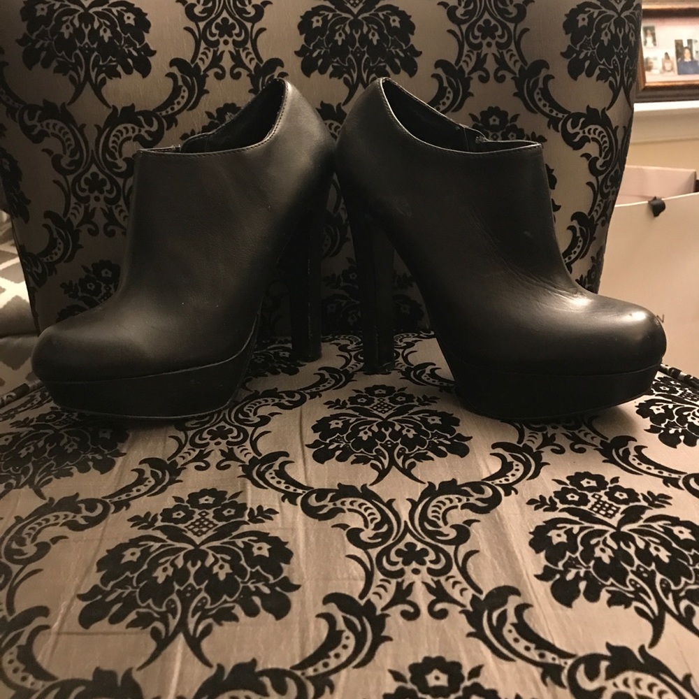 Black short ankle booties