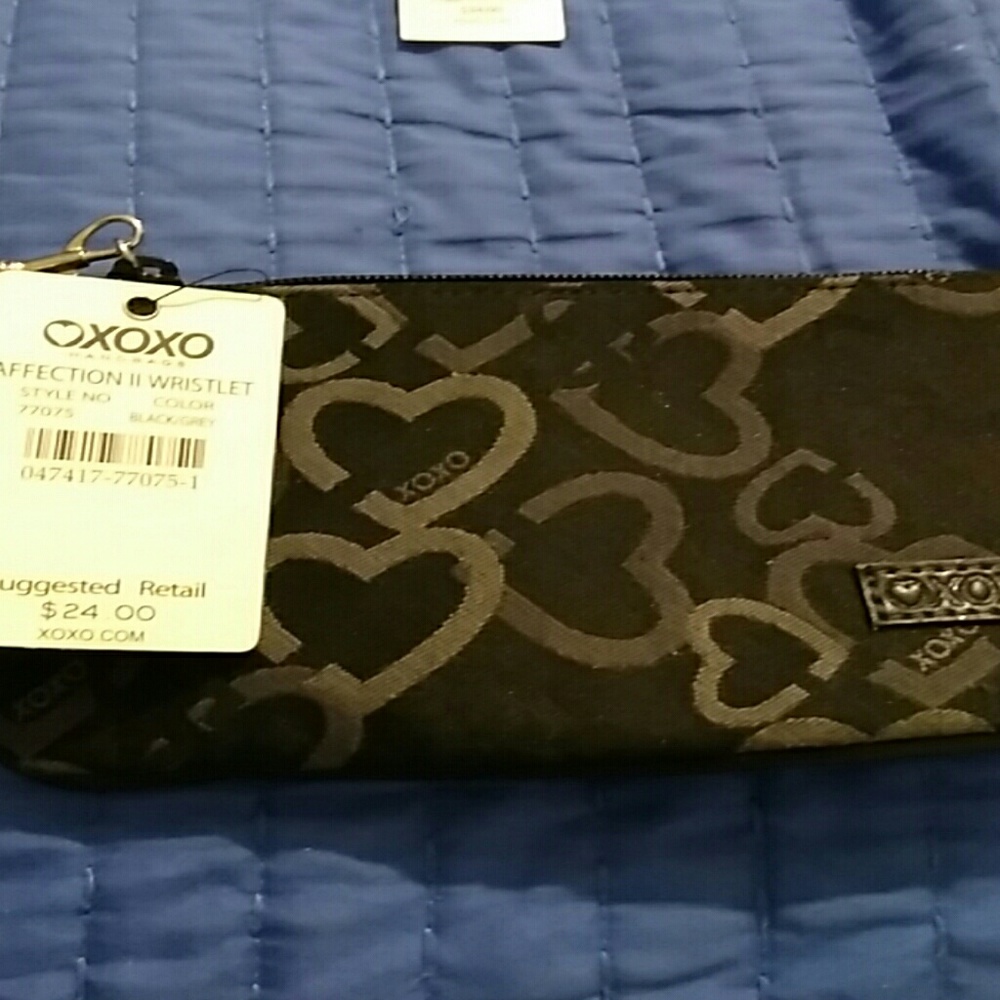 Ladies wristlet