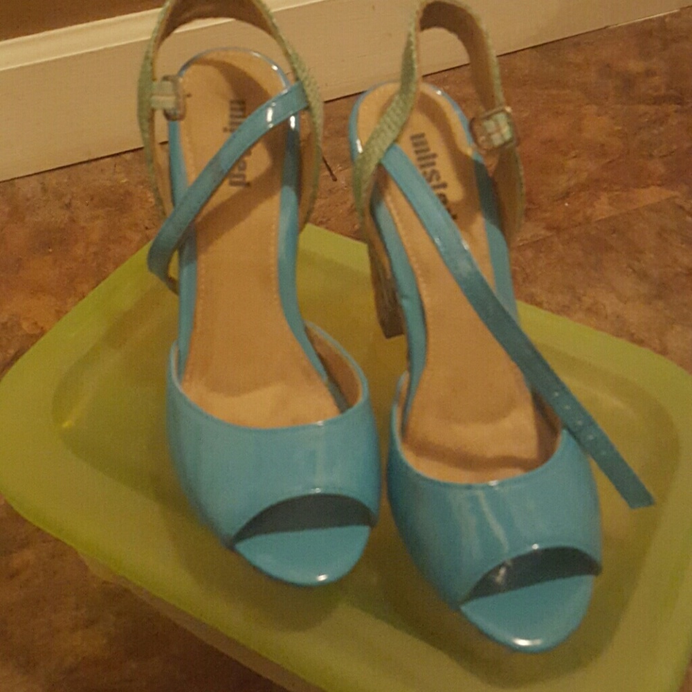 Wedge heels