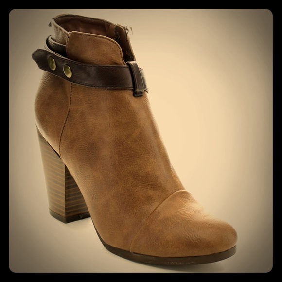 Belted Chunky Stacked Heel Ankle Bootie - Picture 2 of 5