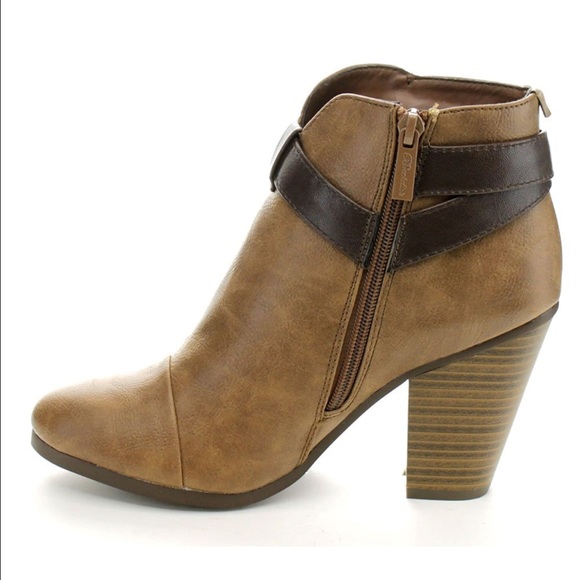 Belted Chunky Stacked Heel Ankle Bootie - Picture 3 of 5