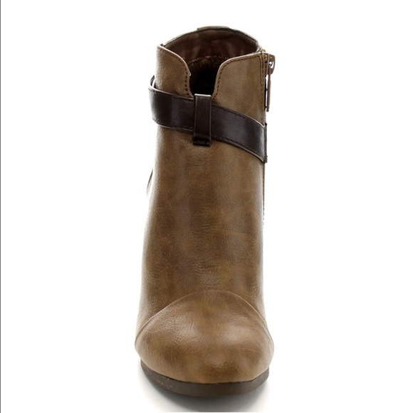 Belted Chunky Stacked Heel Ankle Bootie - Picture 5 of 5