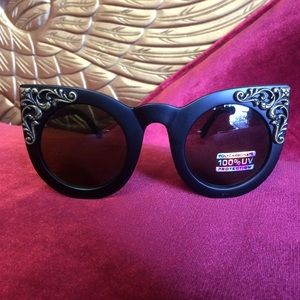 Black With Gold UV Cat-eye Sunglasses
