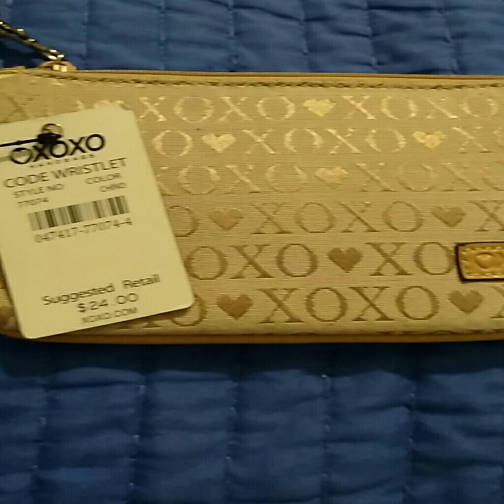 Ladies wristlet