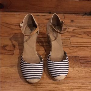 White Mountain wedge shoes