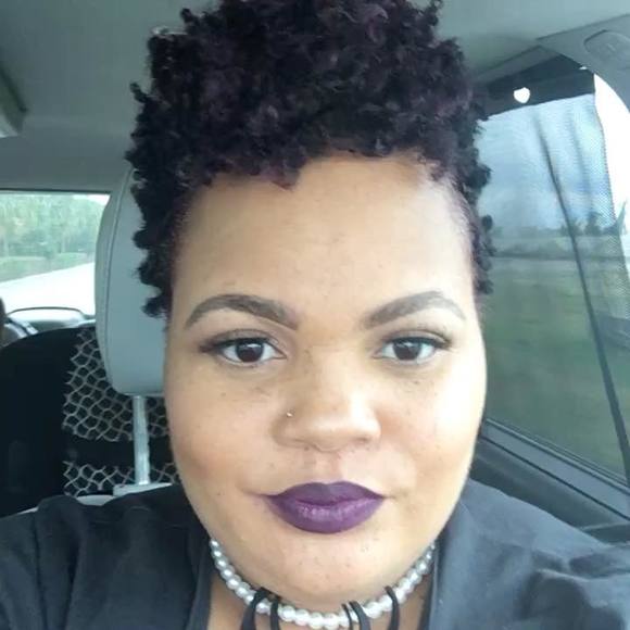 Meet your Posher, Josette - Picture 1 of 1