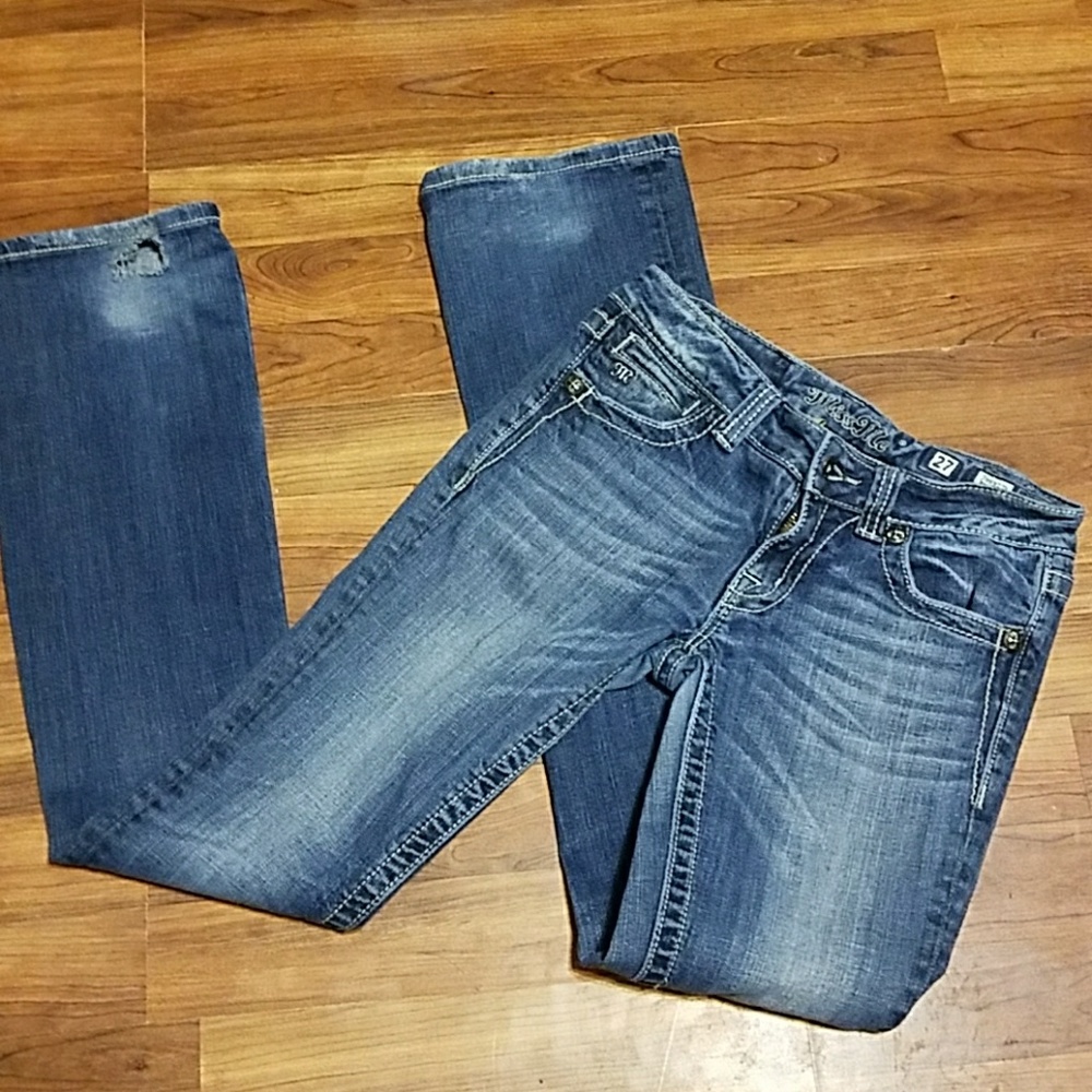 Boot cut leg Miss Me Jeans size 27