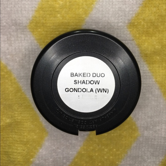M•A•C Cosmetics Large Baked Duo Eyeshadow - Picture 3 of 3