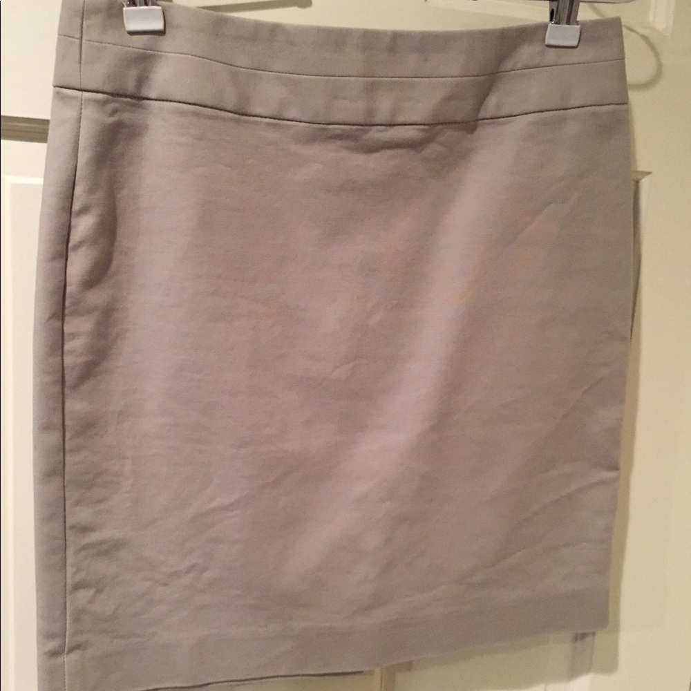Banana Republic tan pencil skirt Sz 2P