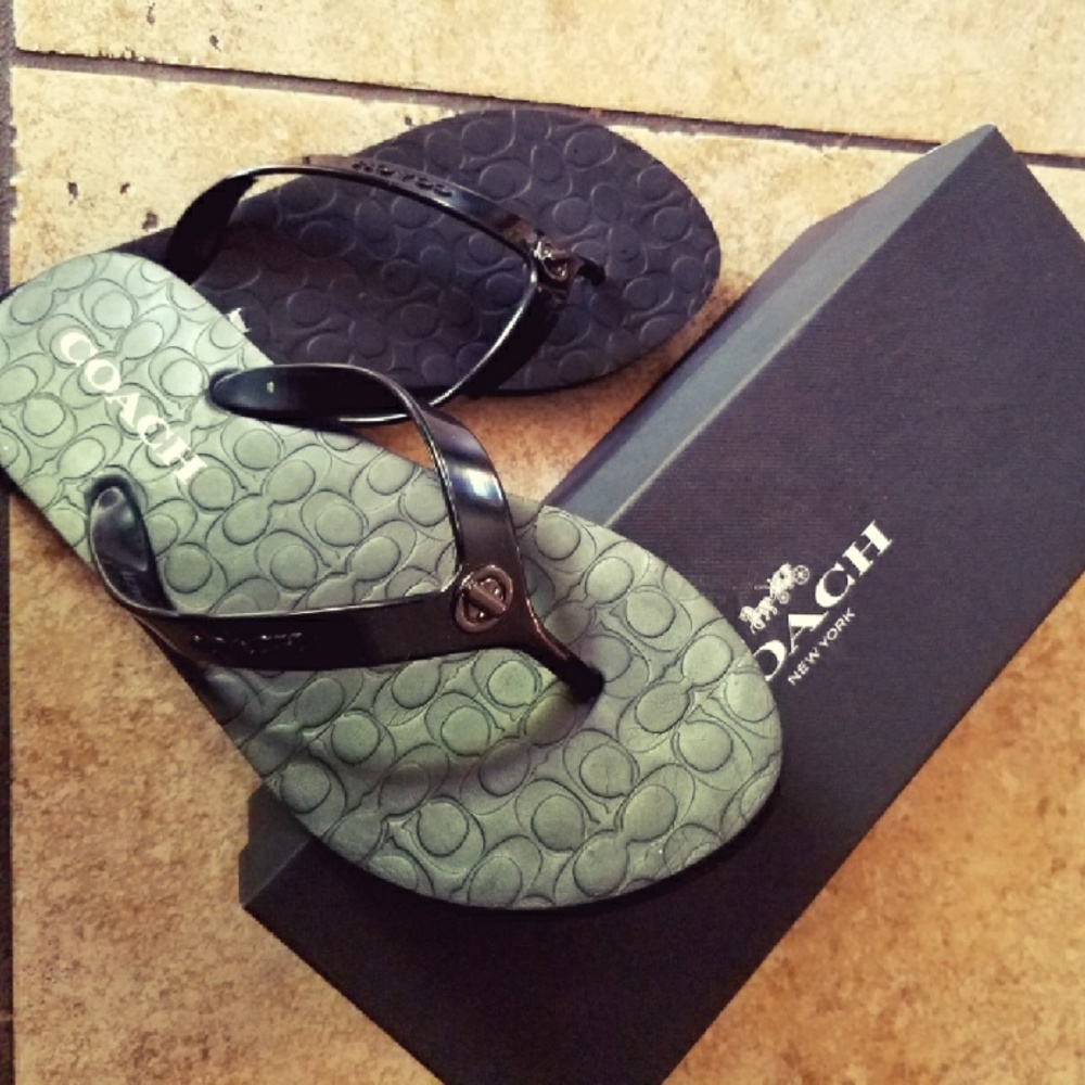 🙅🙅SOLD OUT🙅🙅  Brand NWB Coach slippers