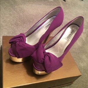 Steve Madden purple bow pumps