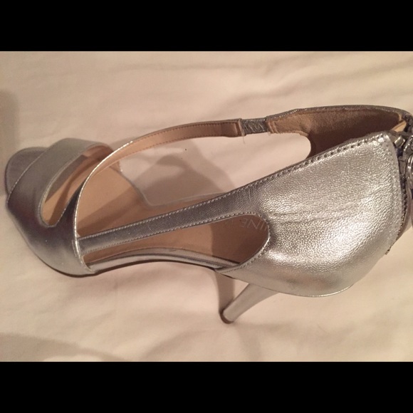 Nine West silver dress shoes - Picture 2 of 3