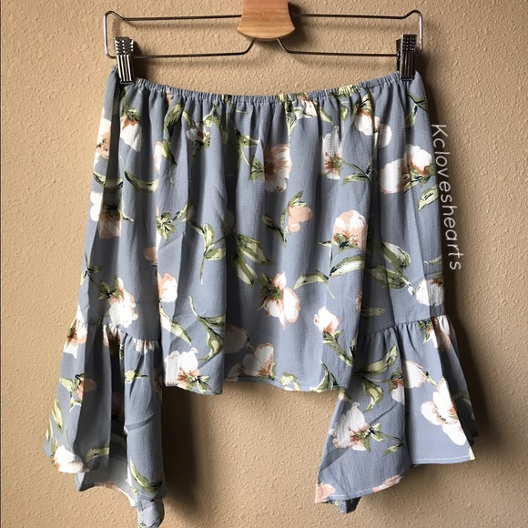 Off Shoulder Floral Blouse - Picture 2 of 2