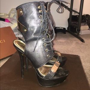 BEBE open toe lacs up booties