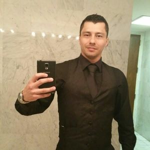 Meet your Posher, Cesar