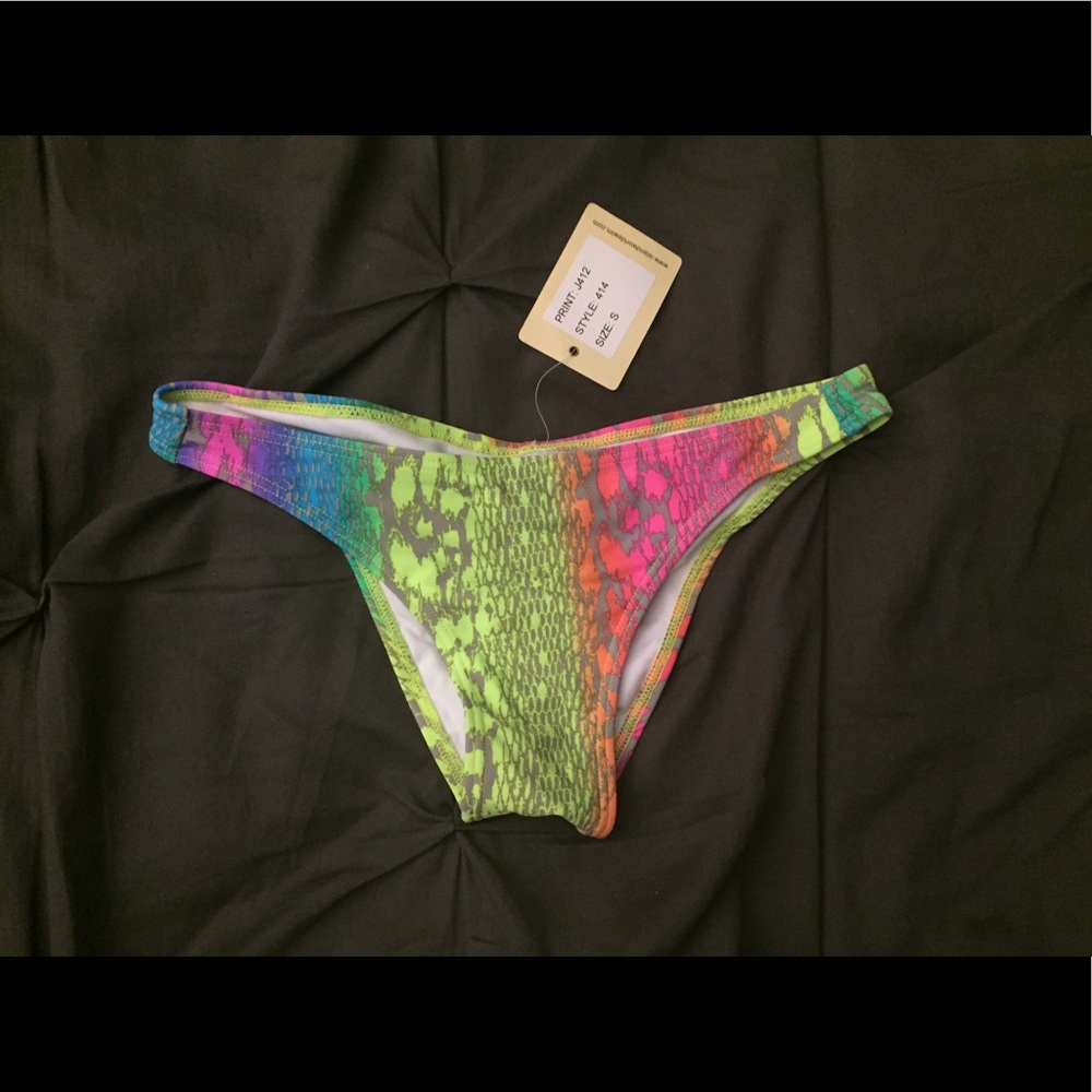 Cheeky bikini bottoms